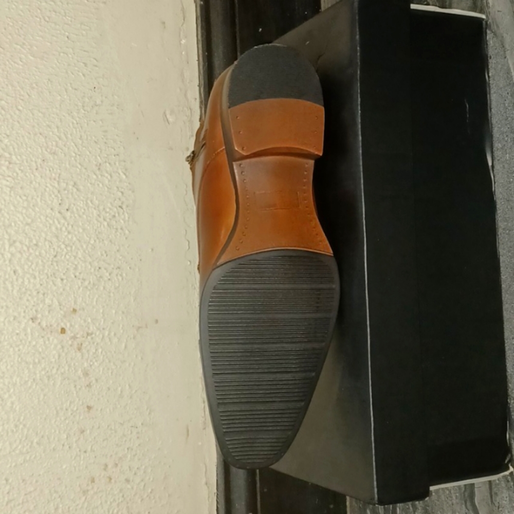 Shoes - Picture 4 of 4